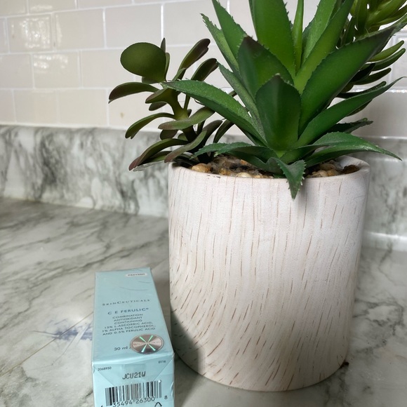 Skinceutical CE Ferulic 30ml - Picture 2 of 2